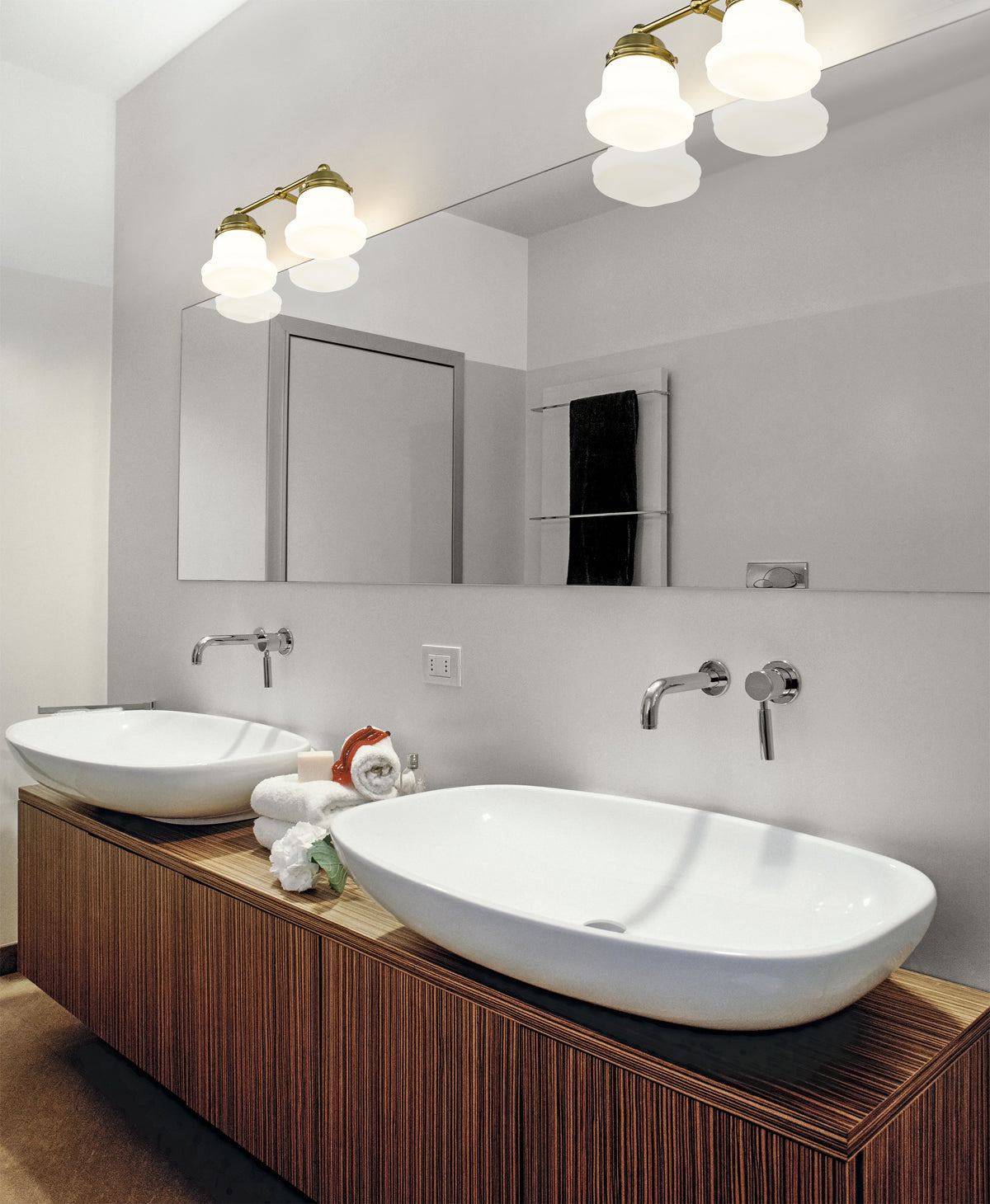 Luminaire de vanité Vaughn Or luxe, Opale mate, 15 1/2" – vue 2
