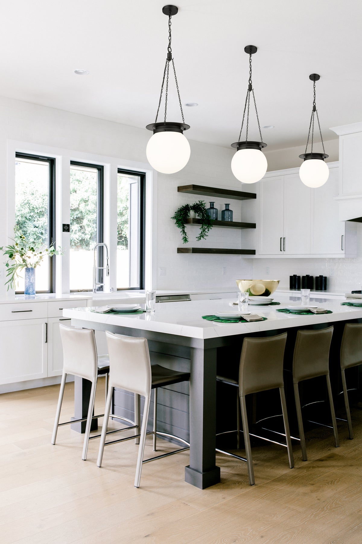 Suspension Calhoun Noir mat, Opale blanc – vue 3