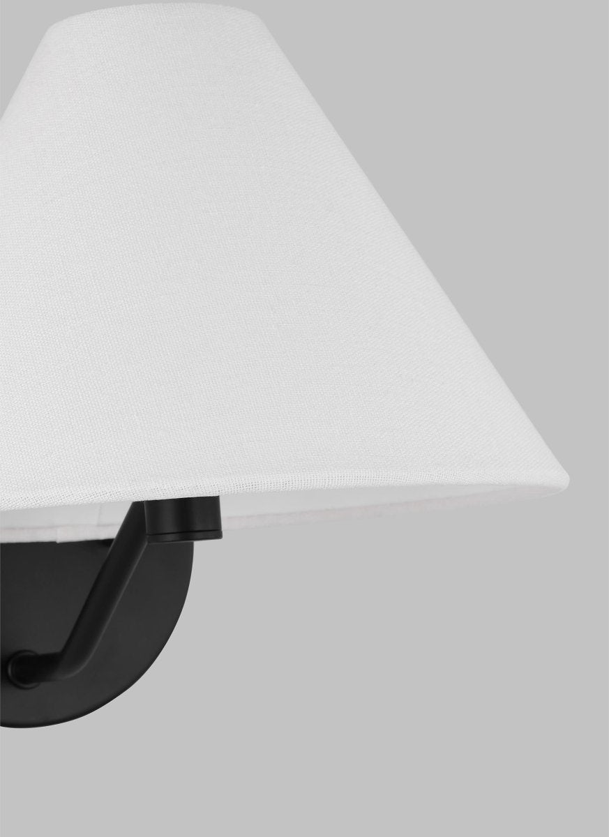 Applique murale Burke - Laiton satiné by Visual Comfort Studio | Luminaires & cie