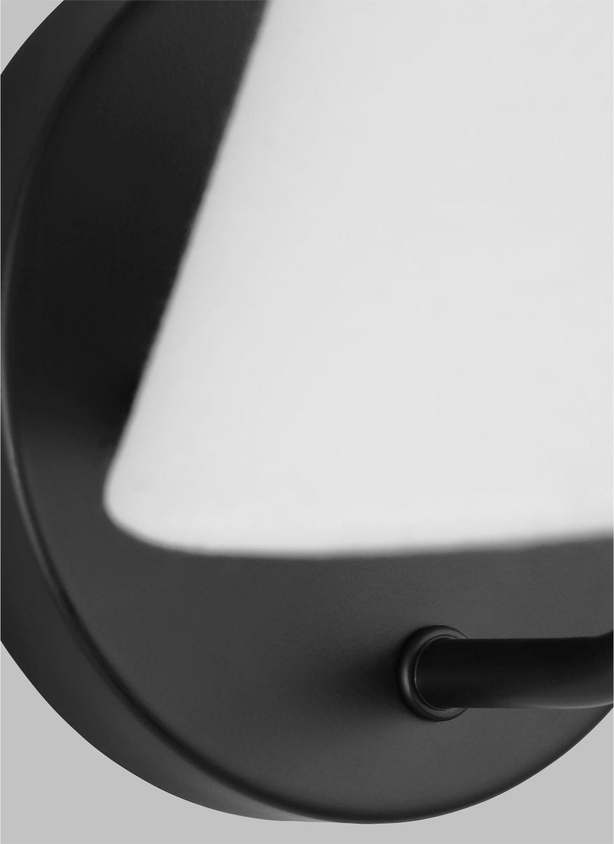 Applique murale Burke - Laiton satiné by Visual Comfort Studio | Luminaires & cie
