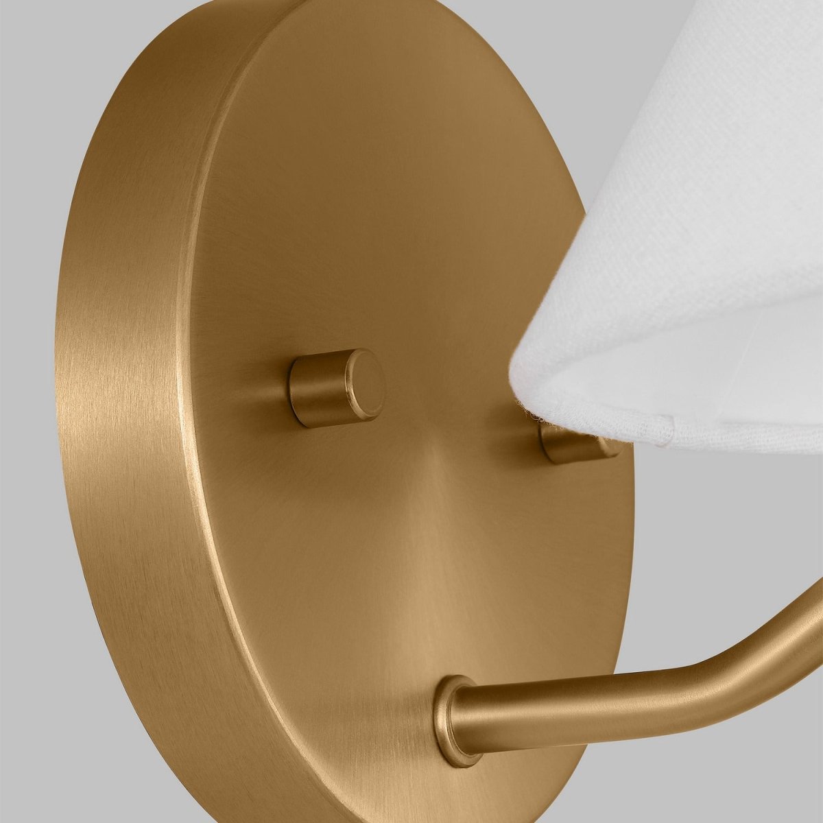 Applique murale Burke - Laiton satiné by Visual Comfort Studio | Luminaires & cie