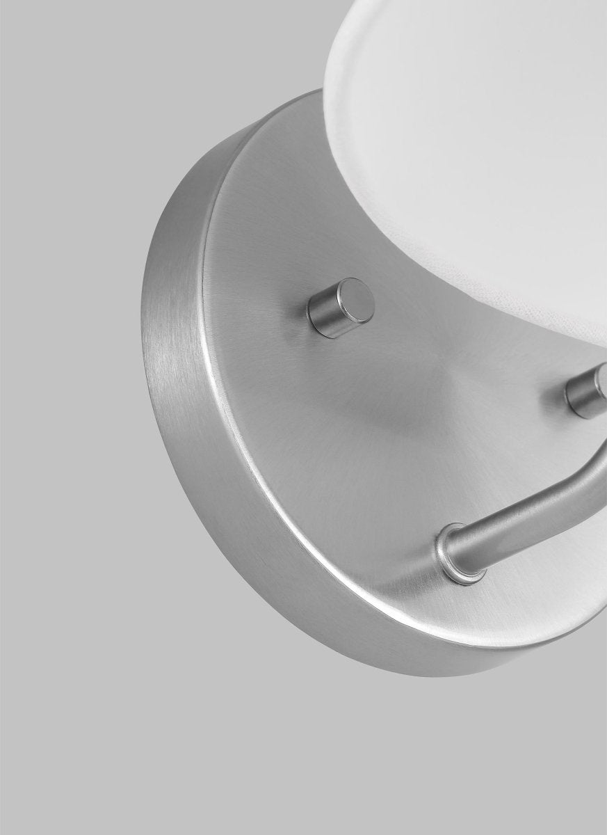 Applique murale Burke - Laiton satiné by Visual Comfort Studio | Luminaires & cie