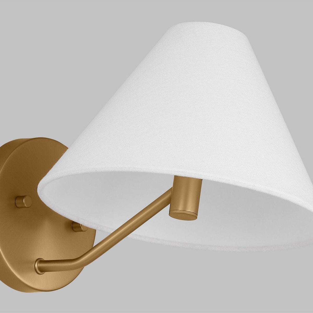 Applique murale Burke - Laiton satiné by Visual Comfort Studio | Luminaires & cie