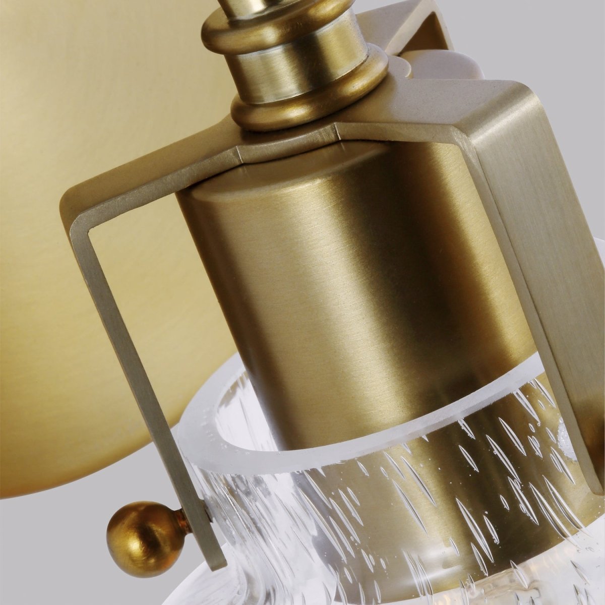 Applique murale Clara - Nickel satiné by Visual Comfort Studio | Luminaires & cie