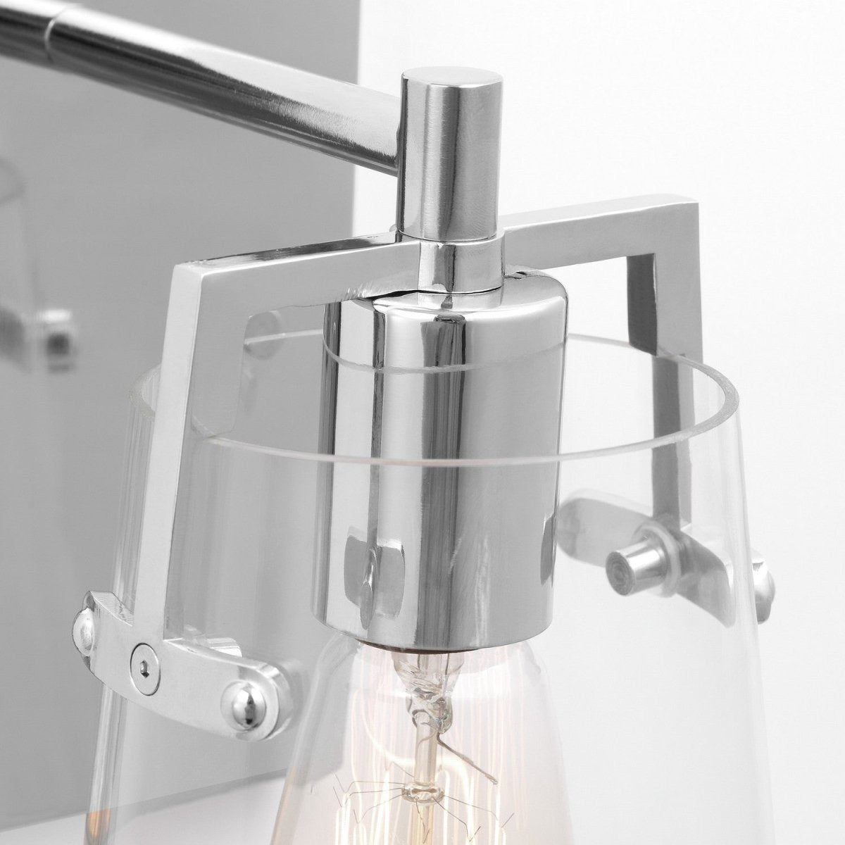 Applique murale Crofton - Laiton satiné Verre craquelé transparent by Visual Comfort Studio | Luminaires & cie
