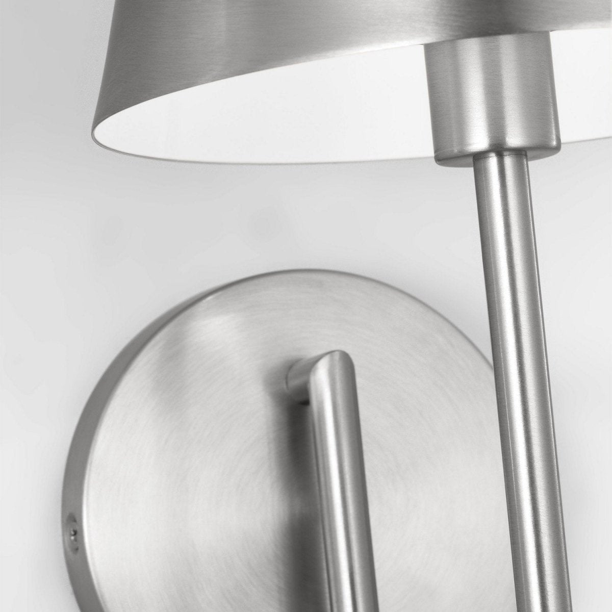 Applique murale Ender - Laiton satiné by Visual Comfort Studio | Luminaires & cie