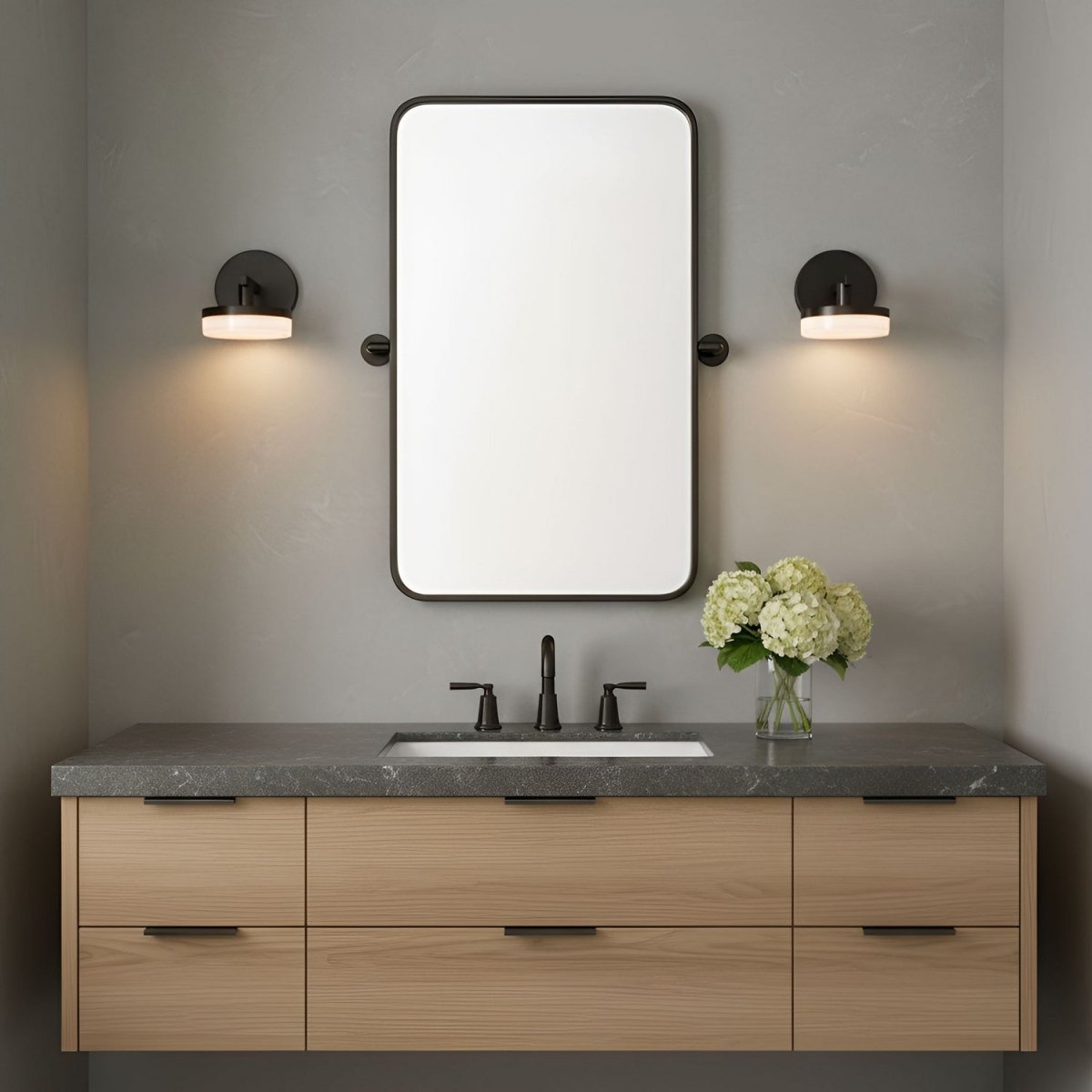 Applique murale Khan - Laiton bruni by Visual Comfort Studio | Luminaires & cie