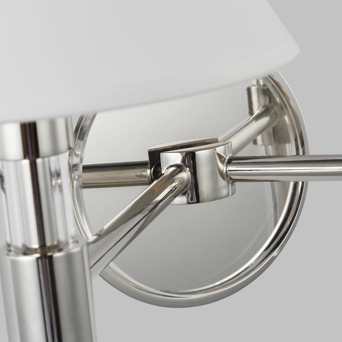 Applique murale Robert - Laiton vieilli dans le temps 9" by Visual Comfort Studio | Luminaires & cie