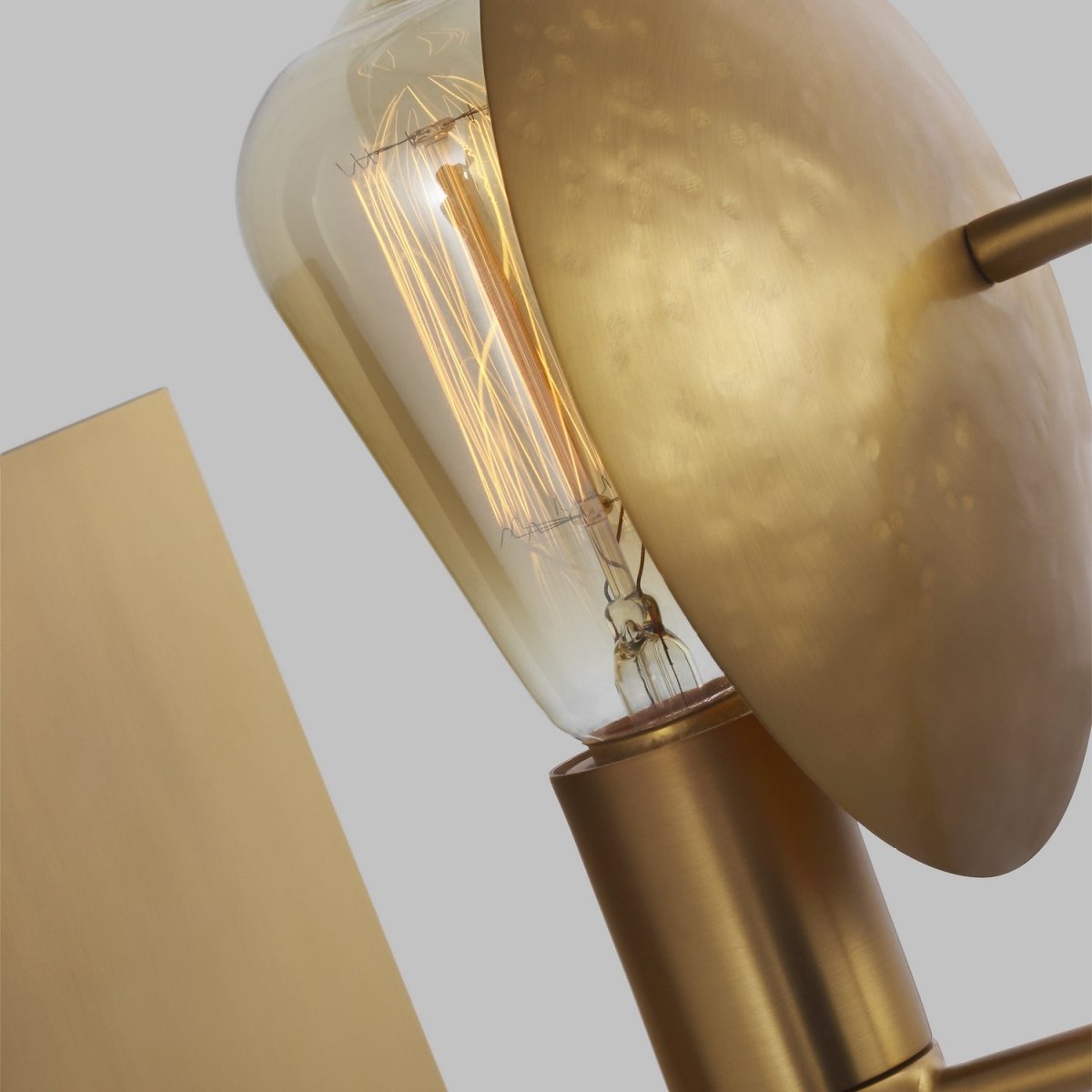 Applique murale Whare - Laiton bruni by Visual Comfort Studio | Luminaires & cie