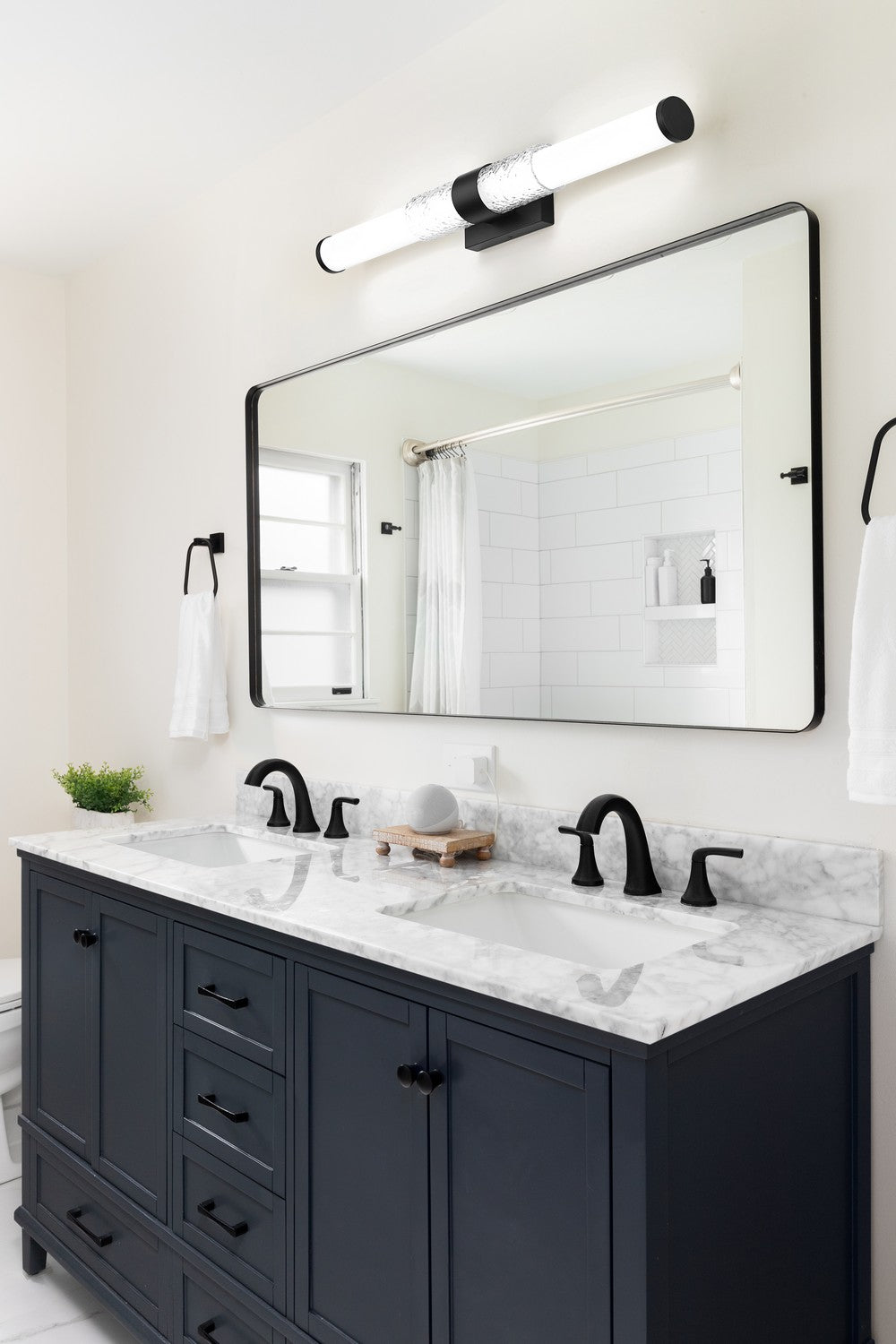 Barre d'éclairage de salle de bain Egon Noir mat, 32" – vue 3