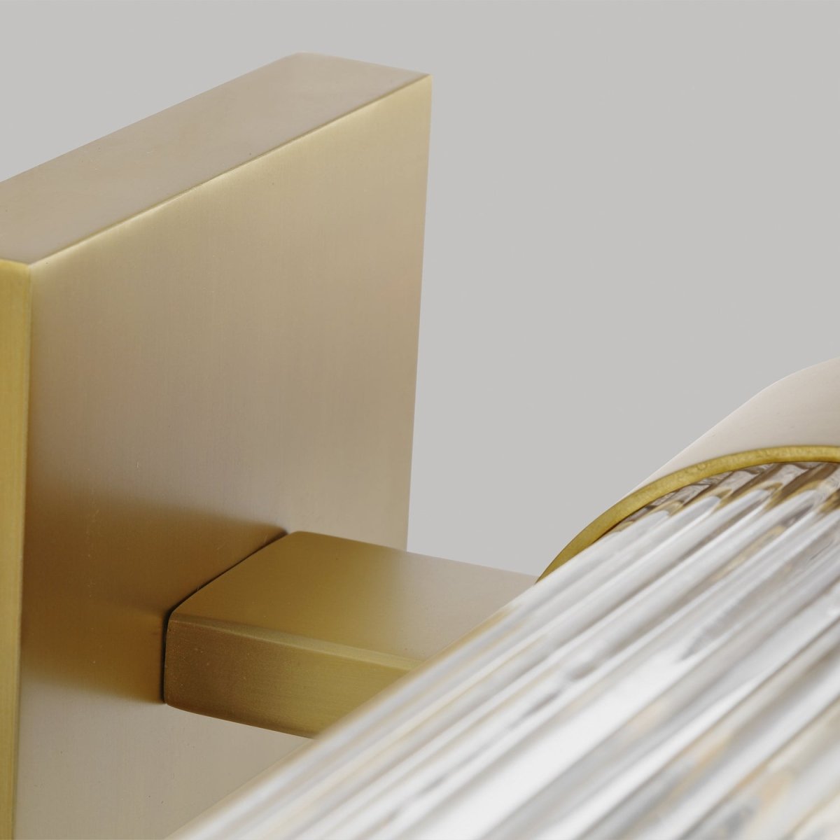 Barre d'éclairage de salle de bain Geneva - Nickel poli by Visual Comfort Studio | Luminaires & cie