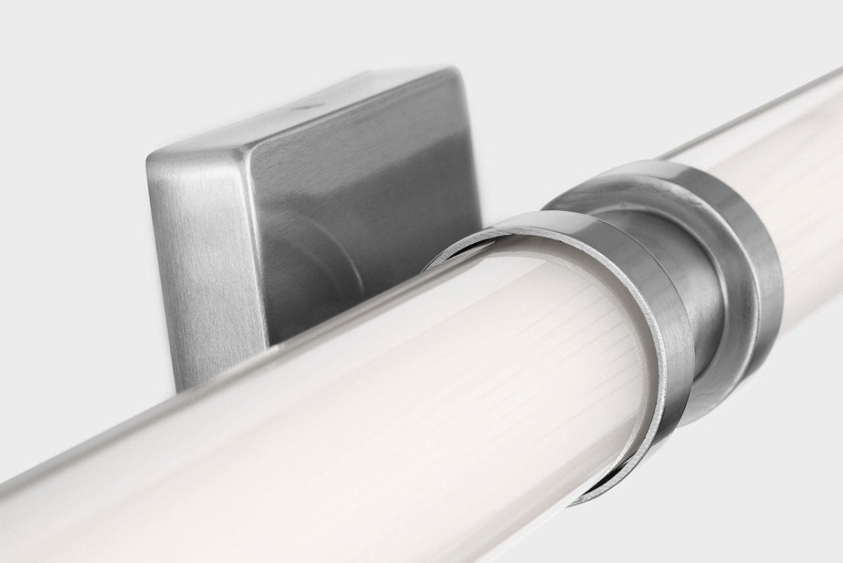 Barre d'éclairage de salle de bain Kiel - Nickel brossé 48" by Visual Comfort Studio | Luminaires & cie