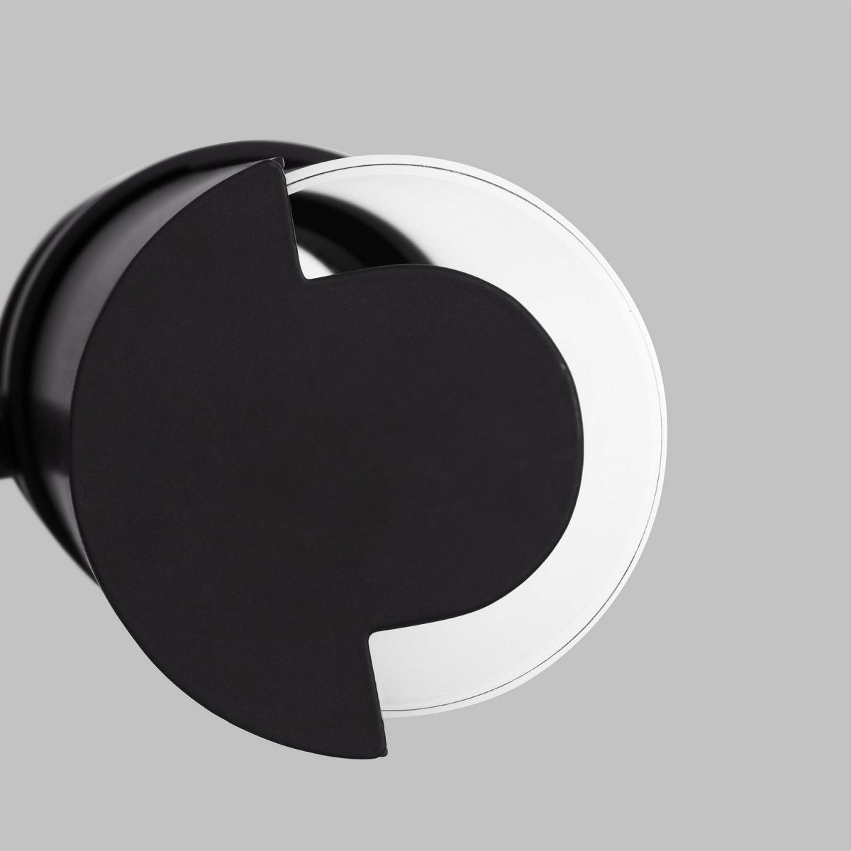 Barre d'éclairage de salle de bain Kiel - Nickel brossé 48" by Visual Comfort Studio | Luminaires & cie