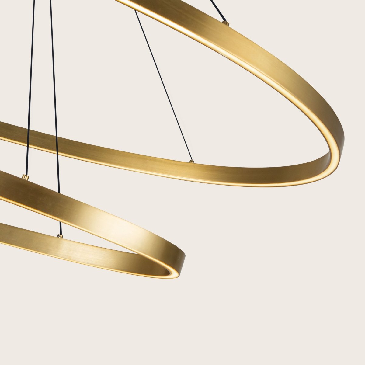 Chandelier Ovale - Or brossé by Kuzco Lighting | Luminaires & cie