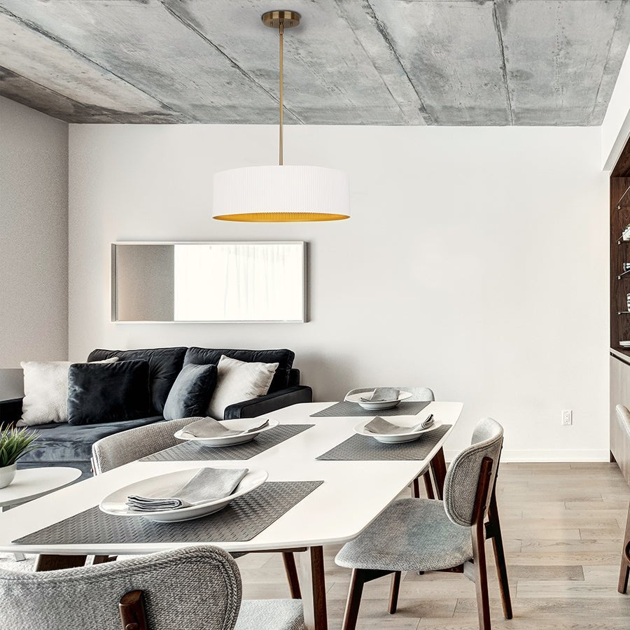 Chandelier Rexton - Blanc mat et or 22" by Canarm | Luminaires & cie