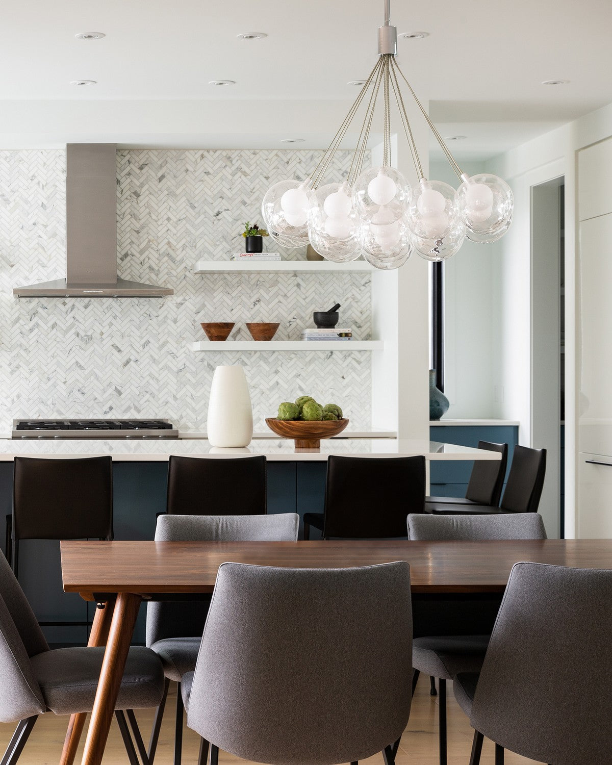 Lustre Bolla Chrome, Verre transparent à l'extérieur, opale à l'intérieur, 28" – vue 3