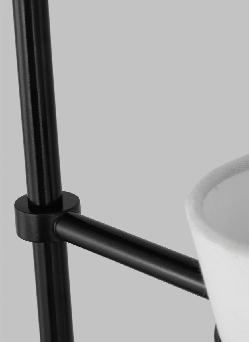Lampe de bureau Binx - Laiton satiné by Visual Comfort Studio | Luminaires & cie