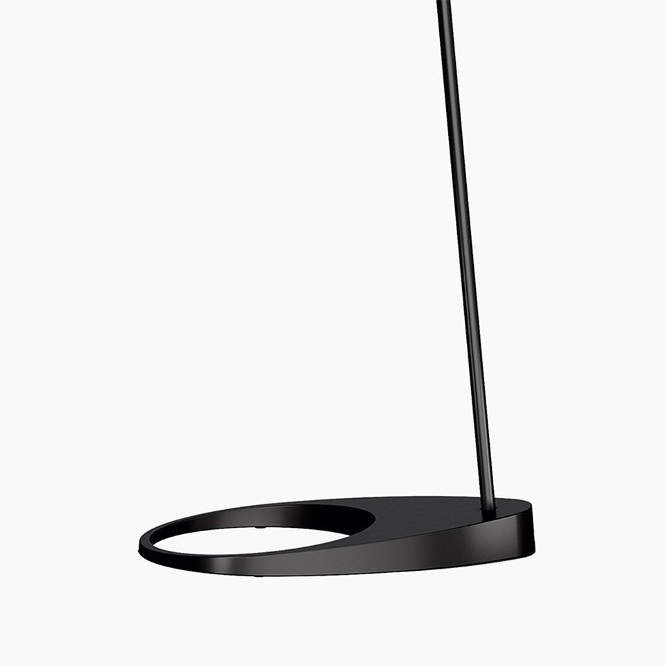 Lampe de plancher AJ - Acier inoxydable poli by Louis Poulsen | Luminaires & cie