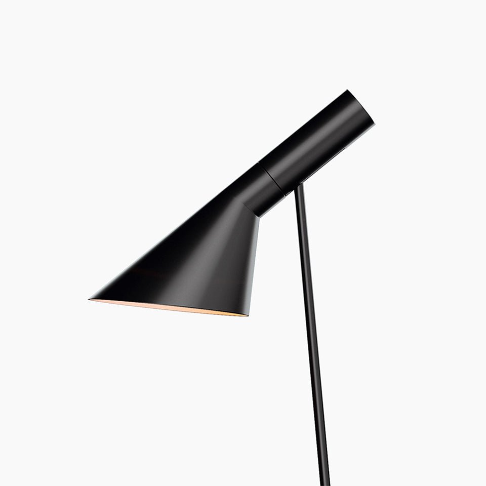 Lampe de plancher AJ - Acier inoxydable poli by Louis Poulsen | Luminaires & cie