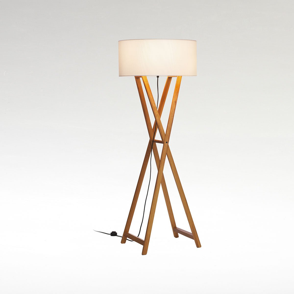 Lampe de plancher Cala - Chêne (65") by Marset | Luminaires & cie