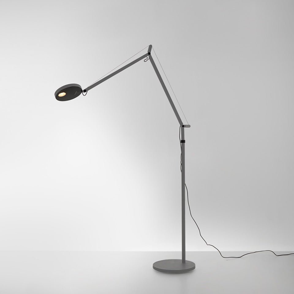 Lampe de plancher Demetra - Classique Gris anthracite 2700°K by Artemide | Luminaires & cie