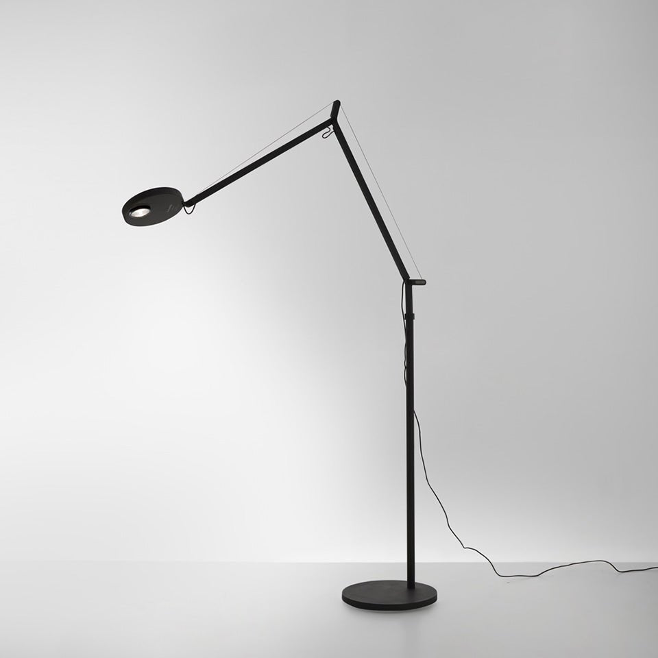 Lampe de plancher Demetra - Pro Noir mat 3000°K by Artemide | Luminaires & cie
