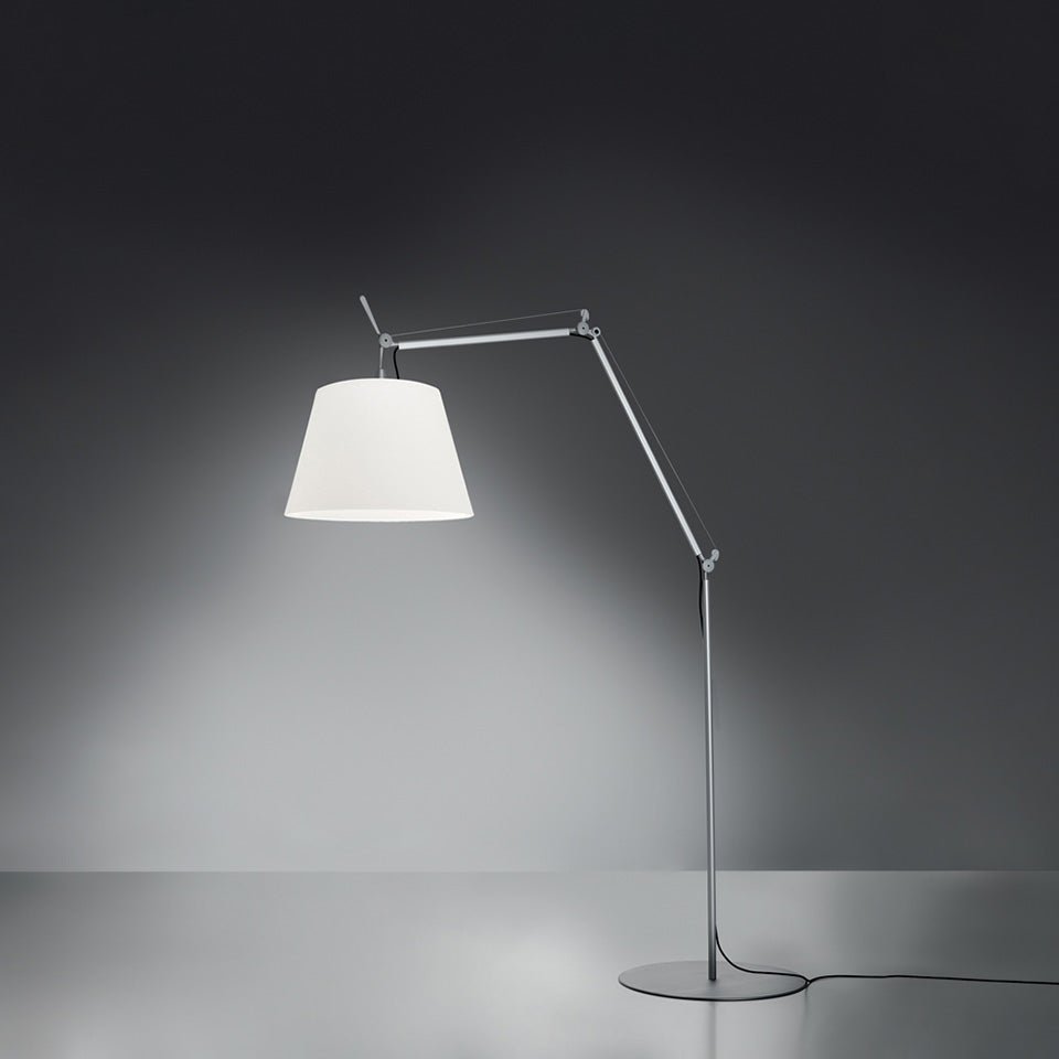 Lampe de plancher extérieure Tolomeo Mega - Blanc filé by Artemide | Luminaires & cie
