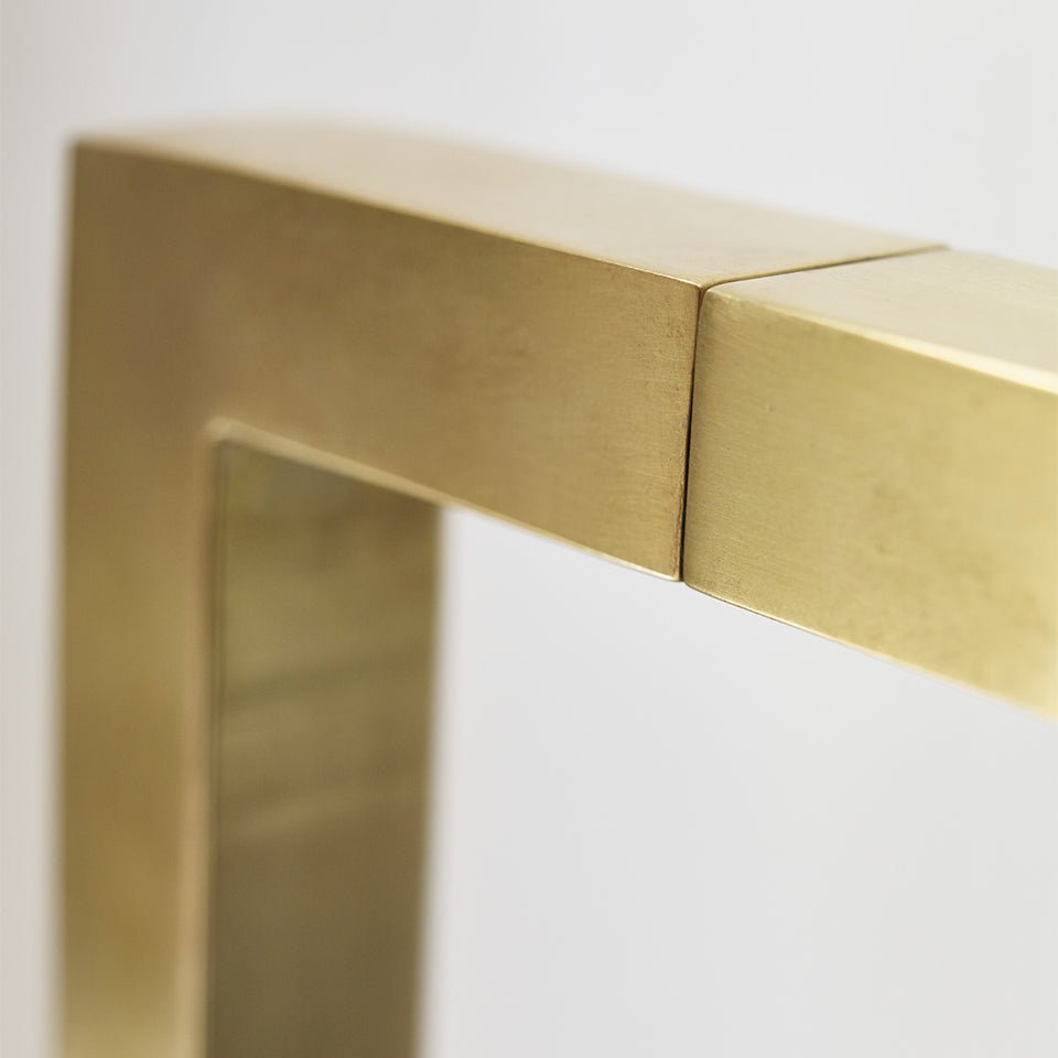 Lampe de plancher Klee - Laiton Naturel/Marbre Blanc by Tech Lighting | Luminaires & cie