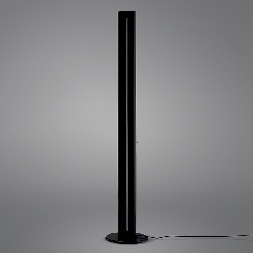 Lampe de plancher Megaron - Noir 2700°K by Artemide | Luminaires & cie