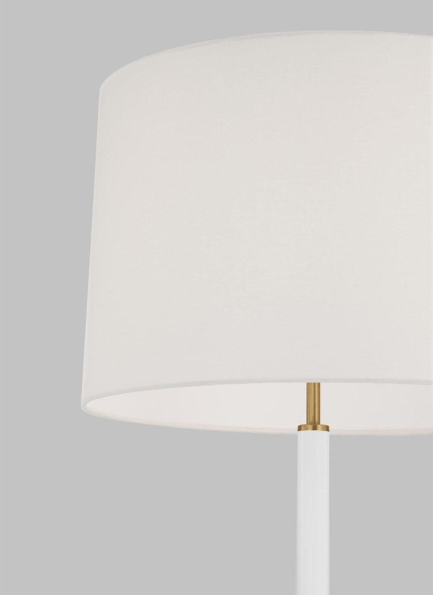 Lampe de plancher Monroe - Laiton brûlé et blanc by Visual Comfort Studio | Luminaires & cie