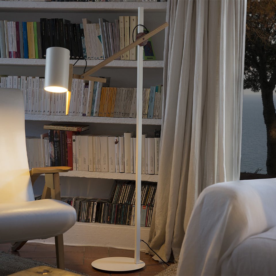 Lampe de plancher Scantling - by Marset | Luminaires & cie