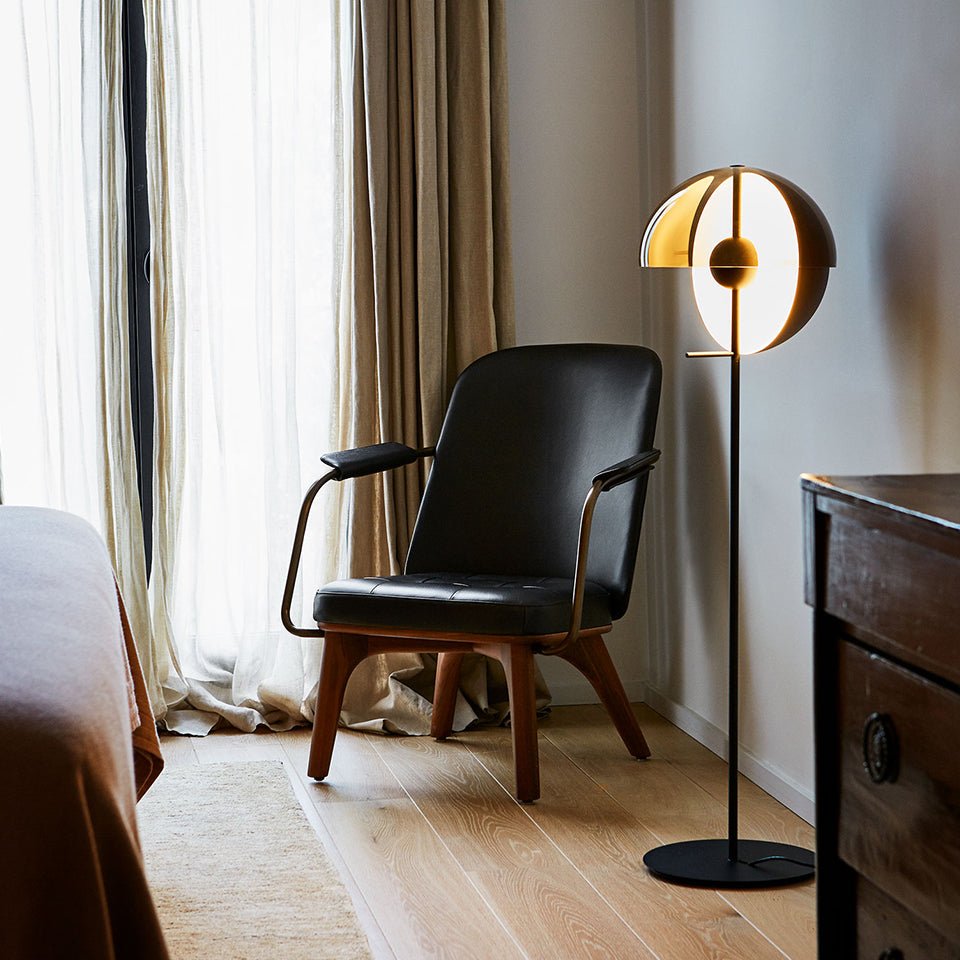 Lampe de plancher Theia - Noir by Marset | Luminaires & cie