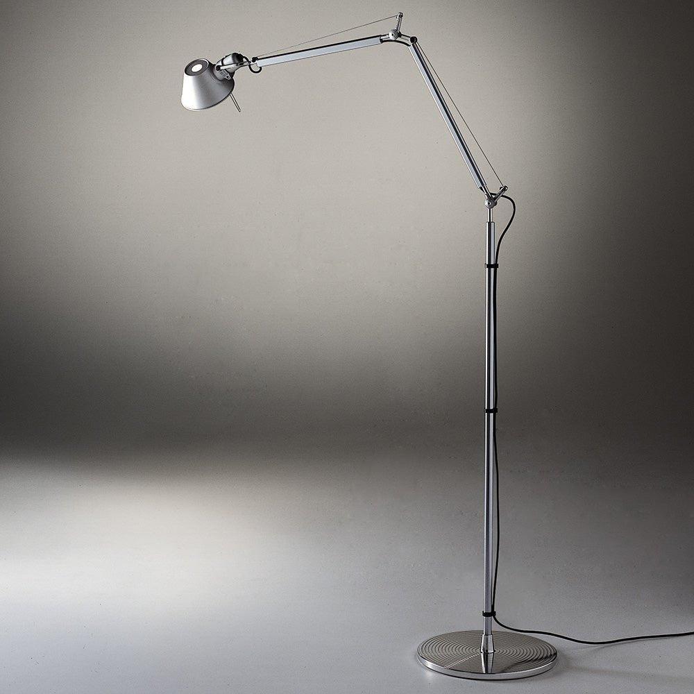 Lampe de plancher Tolomeo - Classique 1 Aluminium DEL / 10W / 3000°K / Dimmable sur la tête by Artemide | Luminaires & cie