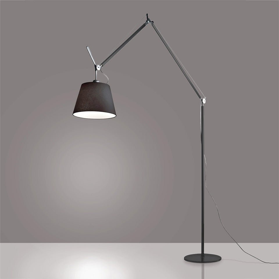 Lampe de plancher Tolomeo Mega - Noir + AJ Noir 14" 1 x A - 19 / Medium E26 / 150W max by Artemide | Luminaires & cie