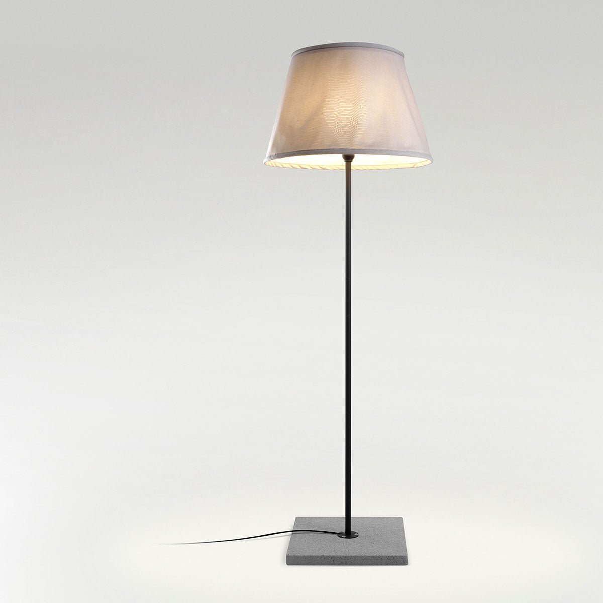 Lampe de plancher TXL - Beige 205 (80.3") by Marset | Luminaires & cie