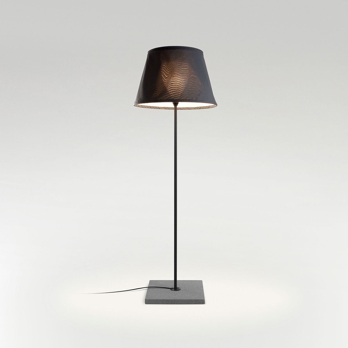 Lampe de plancher TXL - Beige 170 (67") by Marset | Luminaires & cie