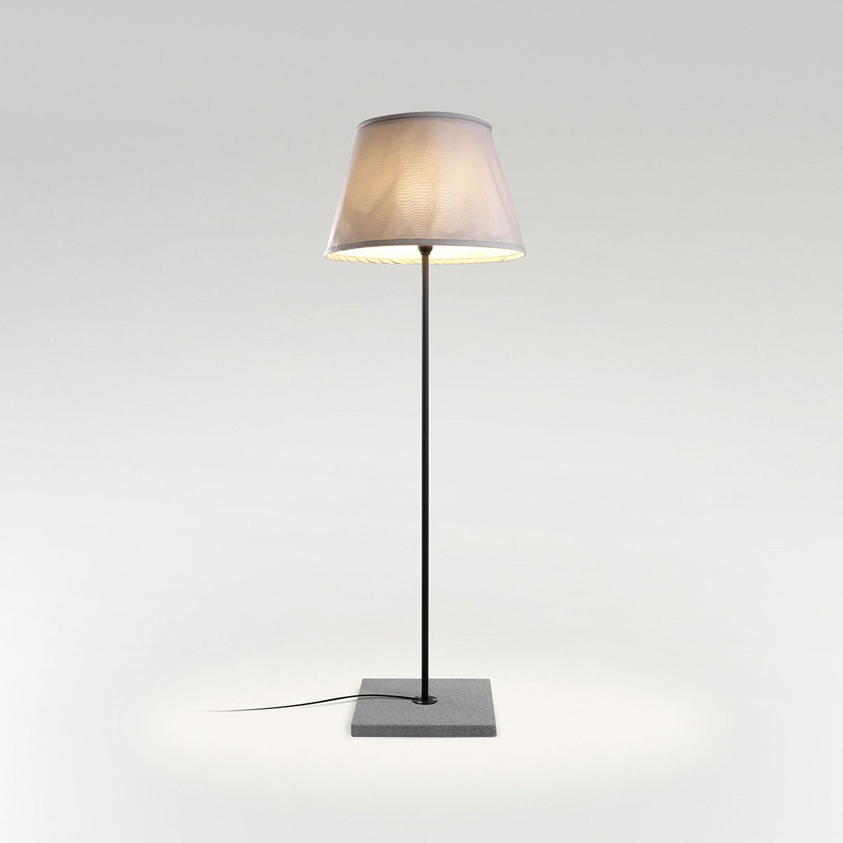 Lampe de plancher TXL - Beige 170 (67") by Marset | Luminaires & cie