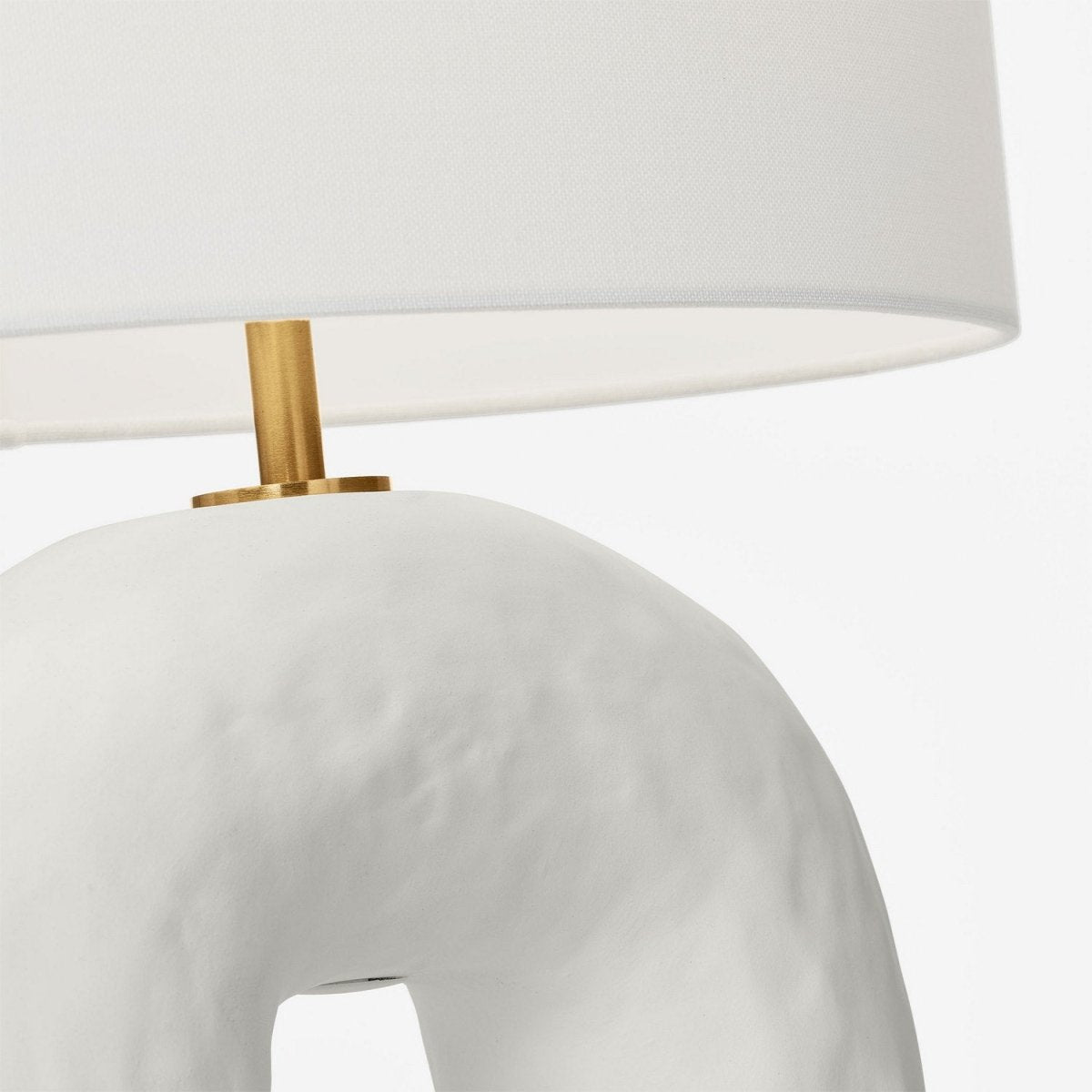 Lampe de table Aura - Céramique noire rugueuse by Visual Comfort Studio | Luminaires & cie