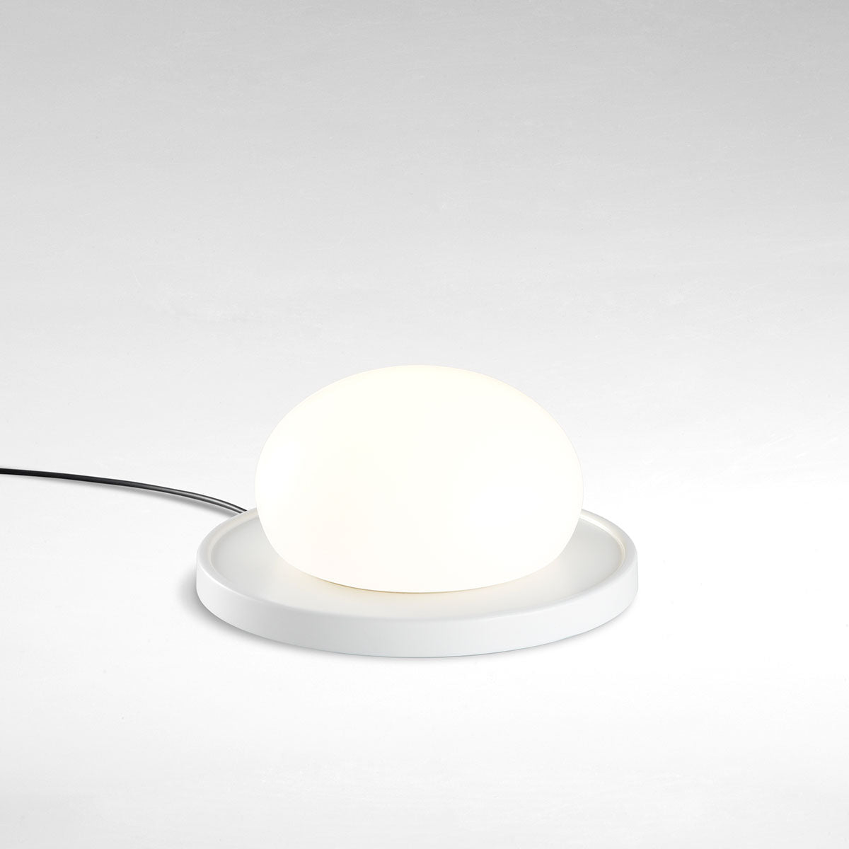 Lampe de table Bolita - Blanc by Marset | Luminaires & cie