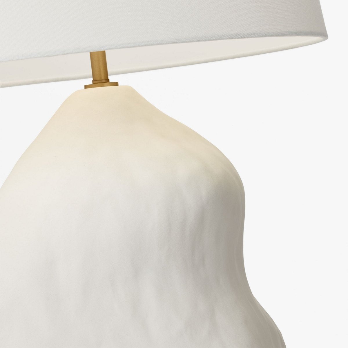 Lampe de table Broxton - Céramique noire rugueuse by Visual Comfort Studio | Luminaires & cie
