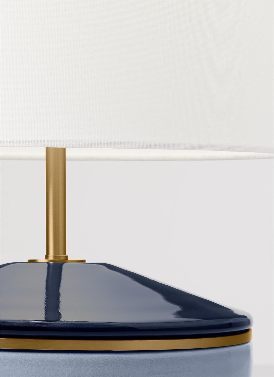 Lampe de table Cade - Bleu polaire 16" by Visual Comfort Studio | Luminaires & cie
