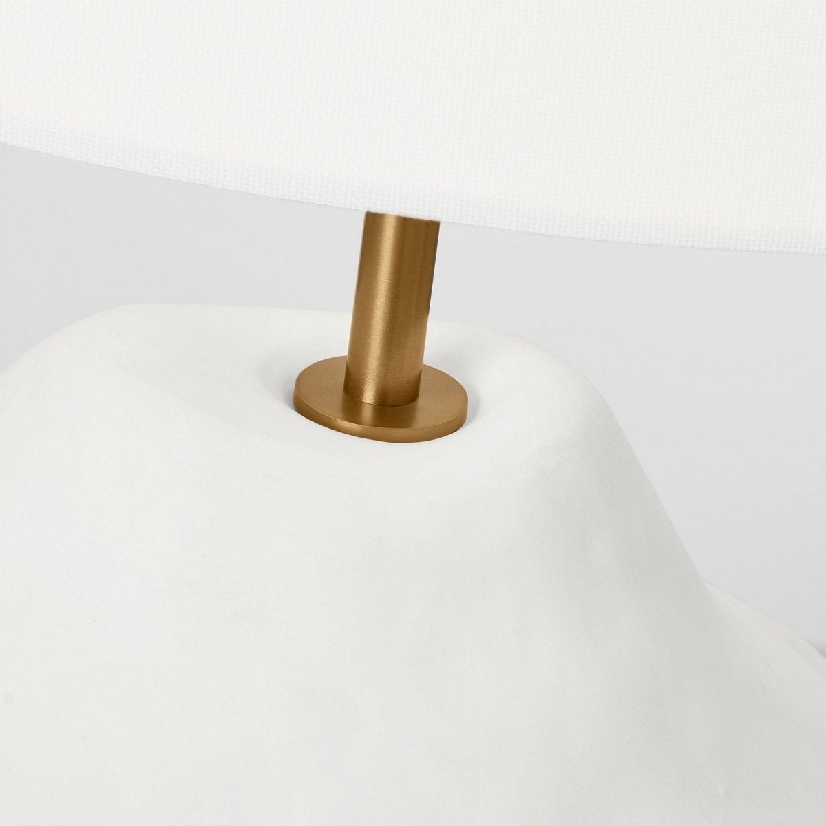 Lampe de table Cadley - Céramique noire rugueuse by Visual Comfort Studio | Luminaires & cie