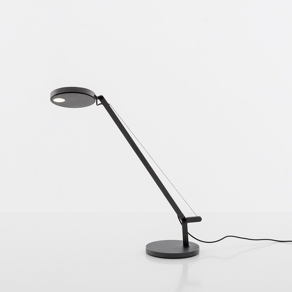 Lampe de table Demetra - Micro Noir mat / 2700°K Base by Artemide | Luminaires & cie