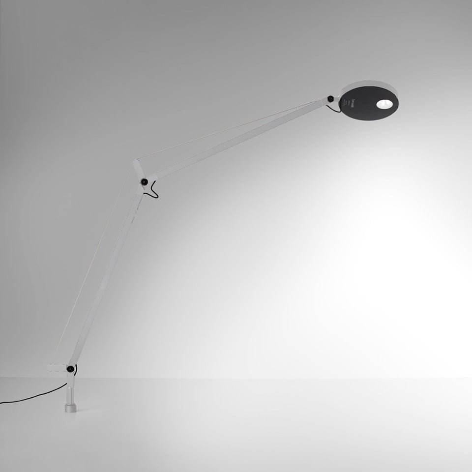 Lampe de table Demetra - Classique Blanc / 3000°K Intégré by Artemide | Luminaires & cie