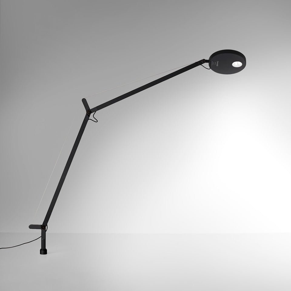 Lampe de table Demetra - Classique Noir mat / 2700°K Intégré by Artemide | Luminaires & cie