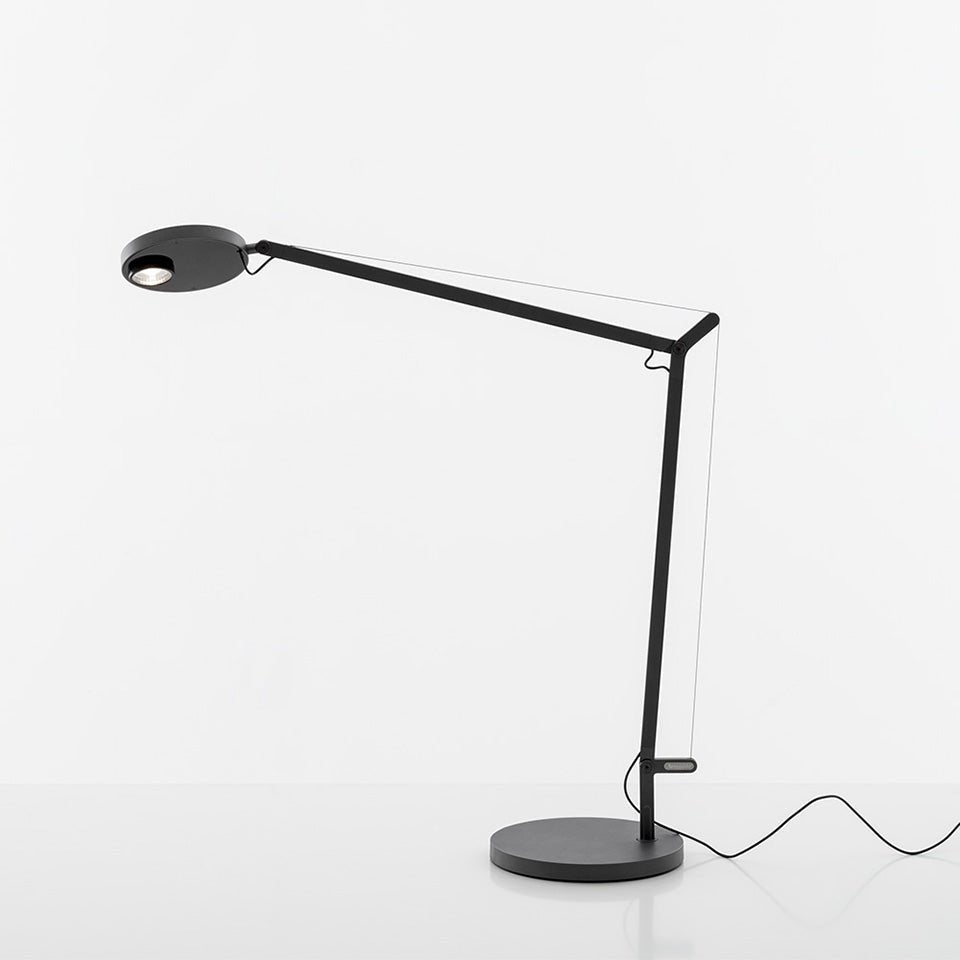 Lampe de table Demetra - Pro Noir mat / 3000°K Base by Artemide | Luminaires & cie