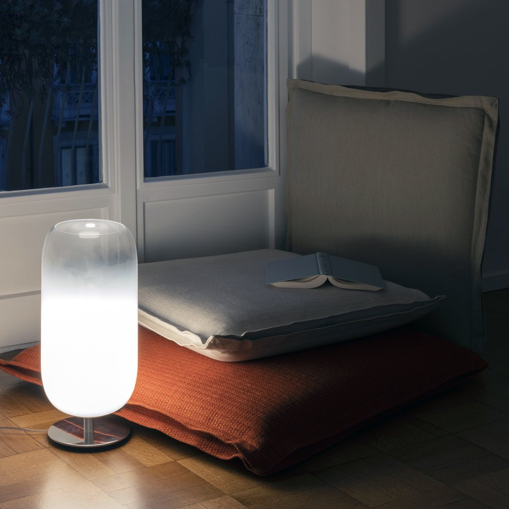 Lampe de table Gople - Classique (19") Bleu Sapphire by Artemide | Luminaires & cie