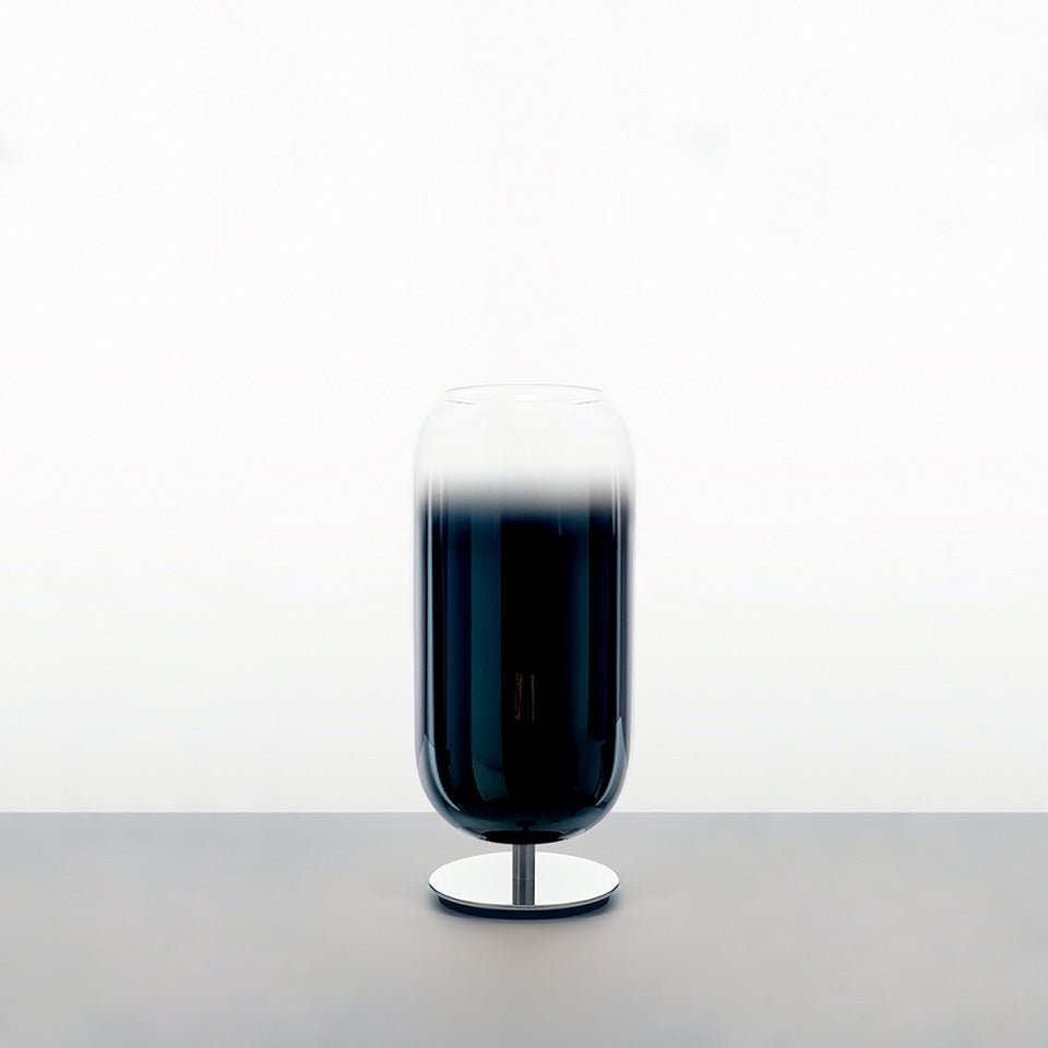 Lampe de table Gople - Mini (13 3/8") Bleu Sapphire by Artemide | Luminaires & cie