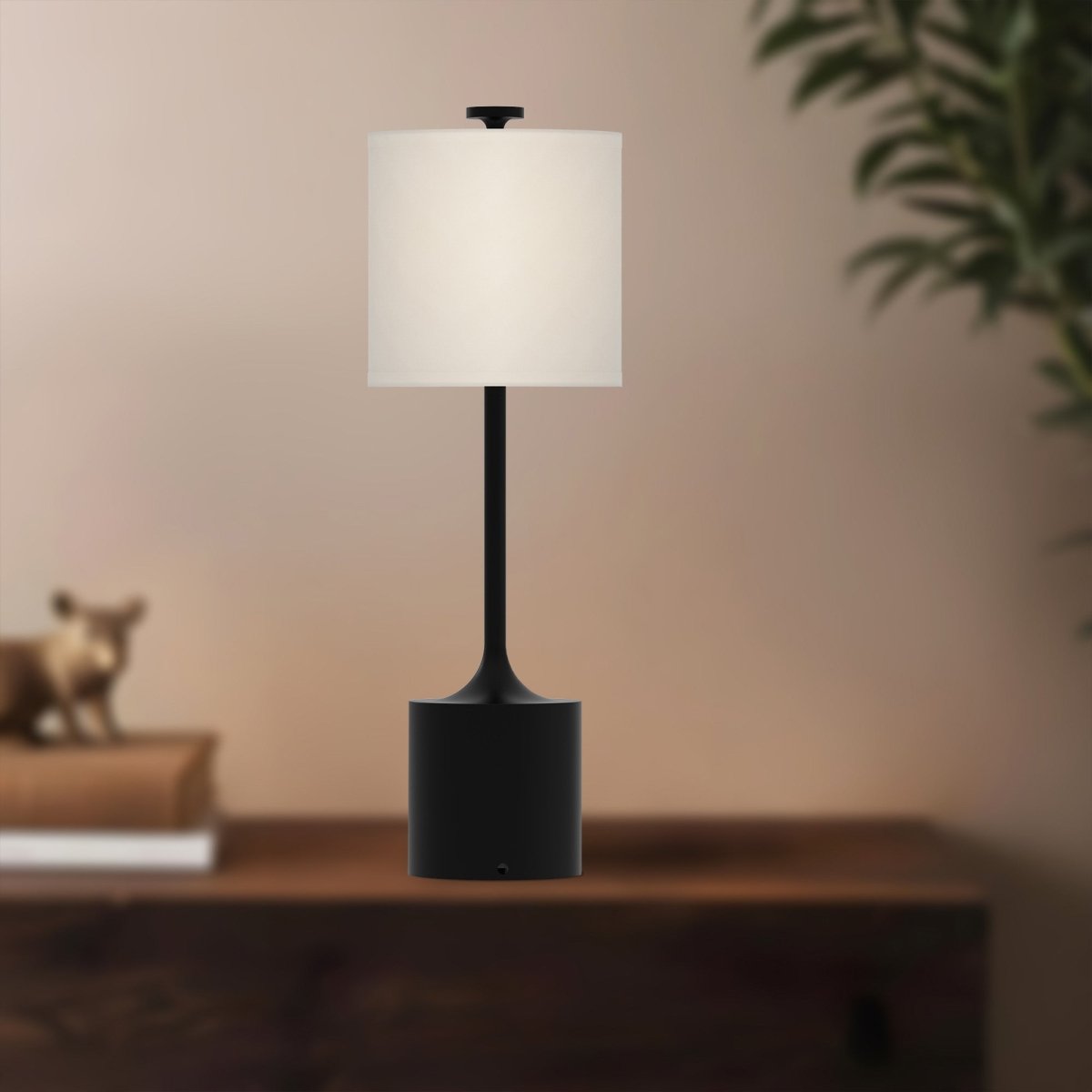 Lampe de table Issa - Lin noir / ivoire mat by Alora Lighting | Luminaires & cie
