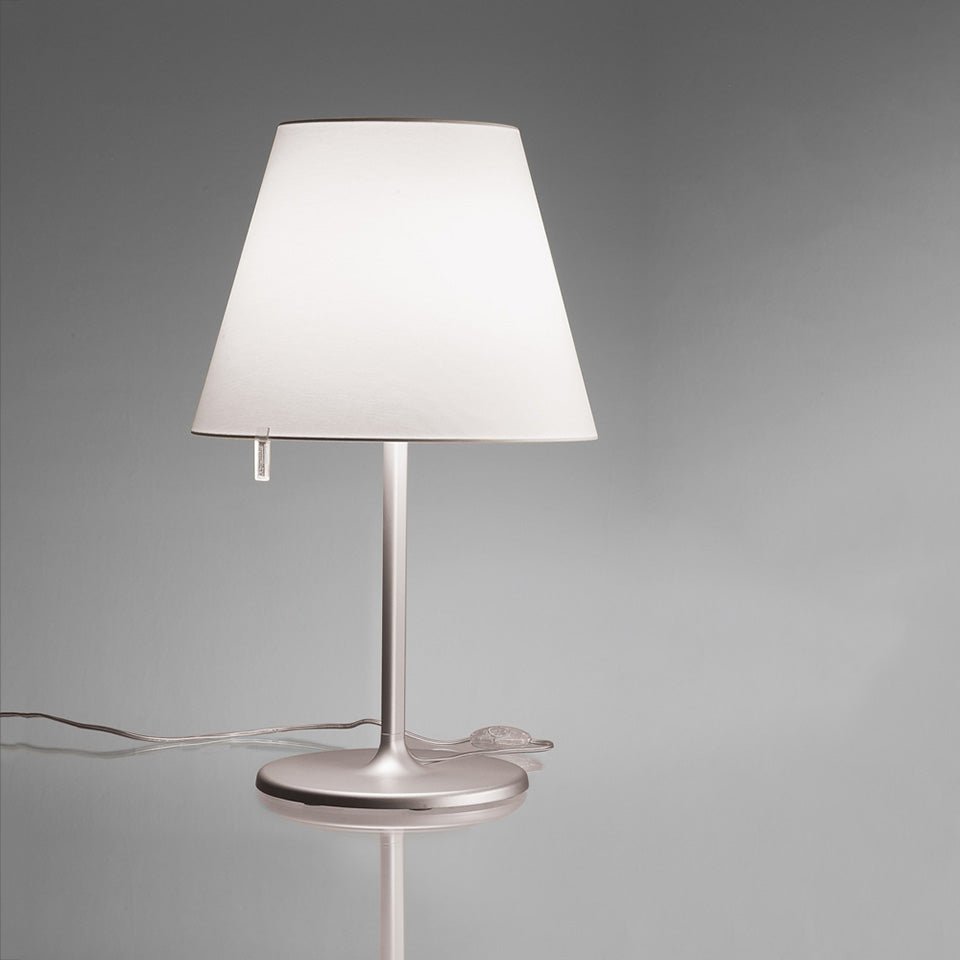 Lampe de table Melamppo - Classique Gris by Artemide | Luminaires & cie